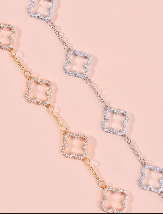 Elegant Clover Bracelet