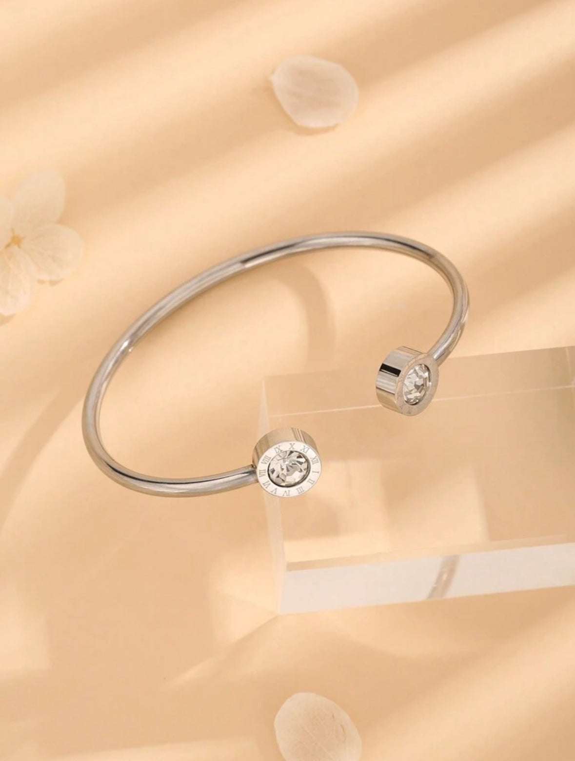 Elegance Roman Numeral Bangle